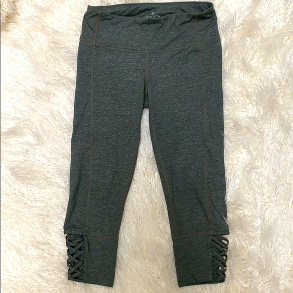 Athleta Quest Mind Over Mat Capri in Jasper Green - Picture 4 of 9